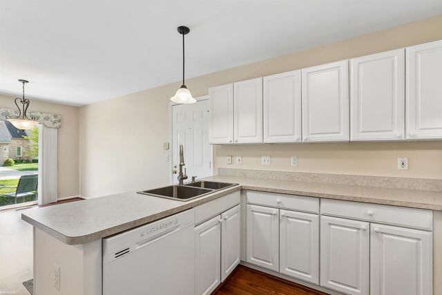 16725 Pearlcreek Court, Macomb, MI 48042