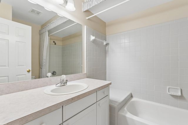 16725 Pearlcreek Court, Macomb, MI 48042
