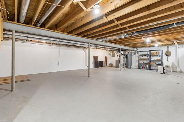 16725 Pearlcreek Court, Macomb, MI 48042