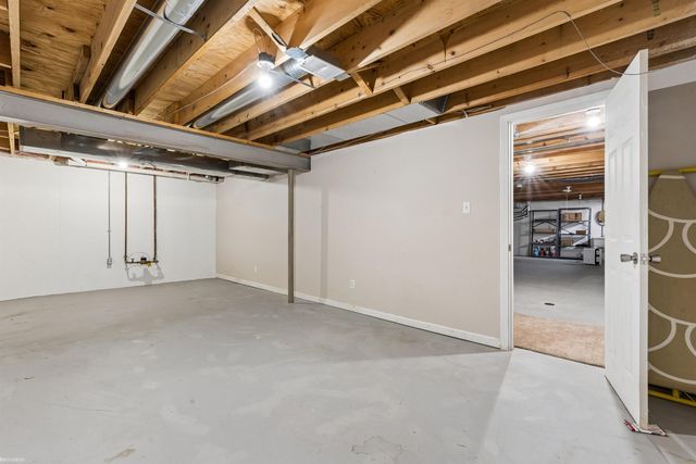 16725 Pearlcreek Court, Macomb, MI 48042