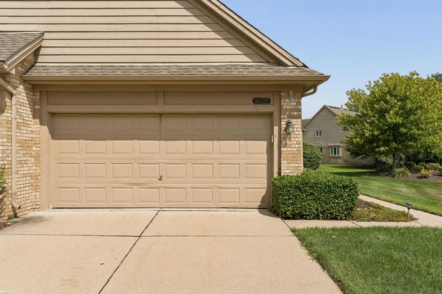16725 Pearlcreek Court, Macomb, MI 48042