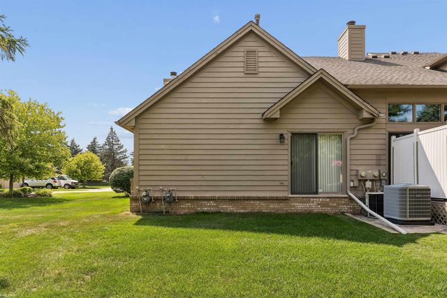 16725 Pearlcreek Court, Macomb, MI 48042