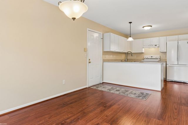 16725 Pearlcreek Court, Macomb, MI 48042