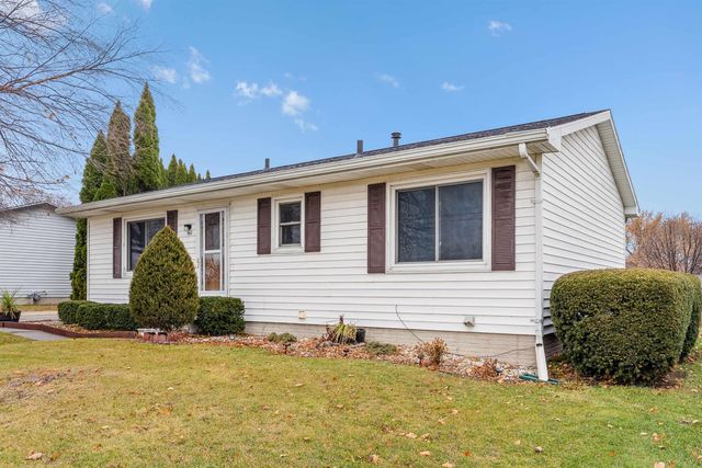 611 E San Marnan Drive, Waterloo, IA 50702