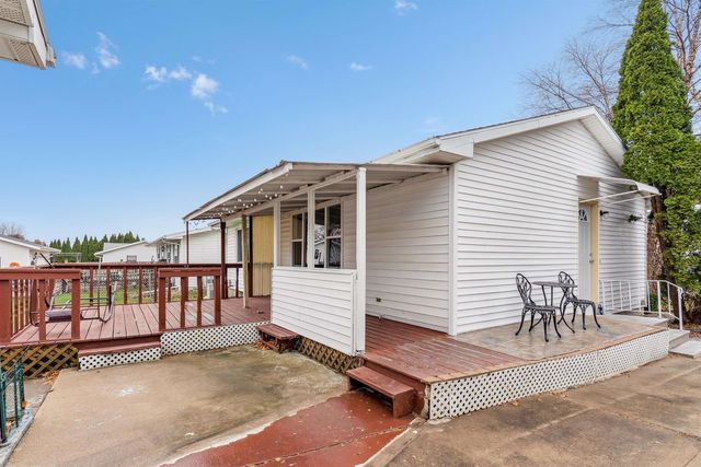 611 E San Marnan Drive, Waterloo, IA 50702