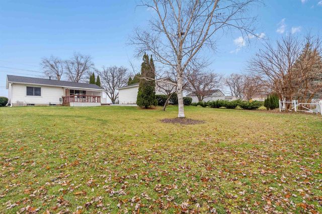 611 E San Marnan Drive, Waterloo, IA 50702