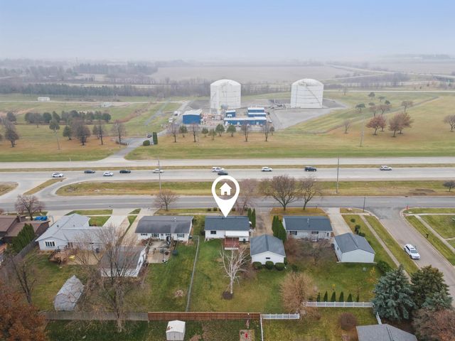 611 E San Marnan Drive, Waterloo, IA 50702