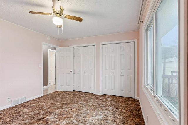 611 E San Marnan Drive, Waterloo, IA 50702