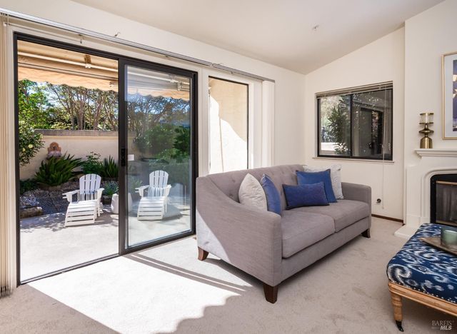 80 Fountain Grove Cir, Napa, CA 94558