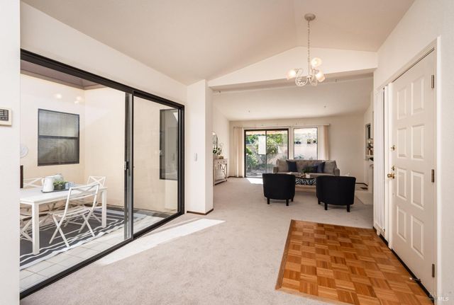 80 Fountain Grove Cir, Napa, CA 94558