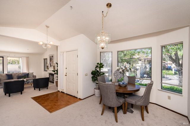 80 Fountain Grove Cir, Napa, CA 94558