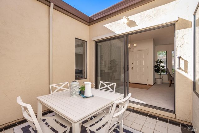 80 Fountain Grove Cir, Napa, CA 94558