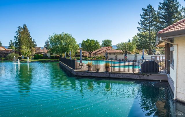 80 Fountain Grove Cir, Napa, CA 94558