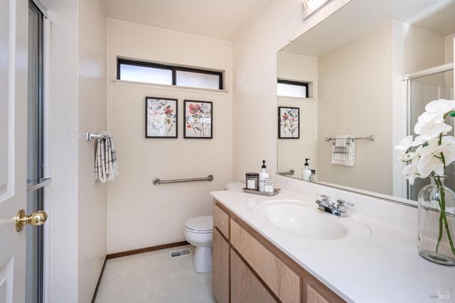 80 Fountain Grove Cir, Napa, CA 94558