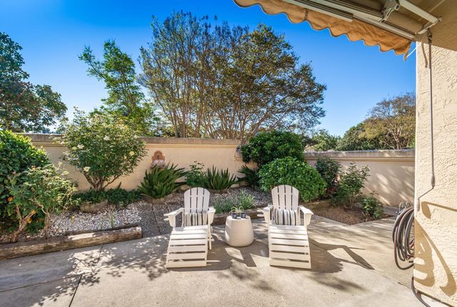 80 Fountain Grove Cir, Napa, CA 94558