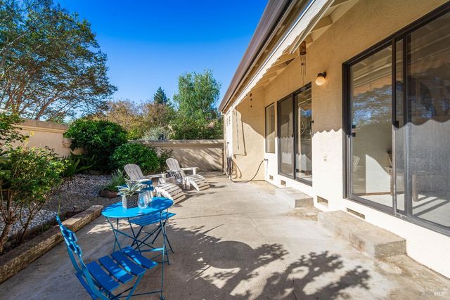 80 Fountain Grove Cir, Napa, CA 94558