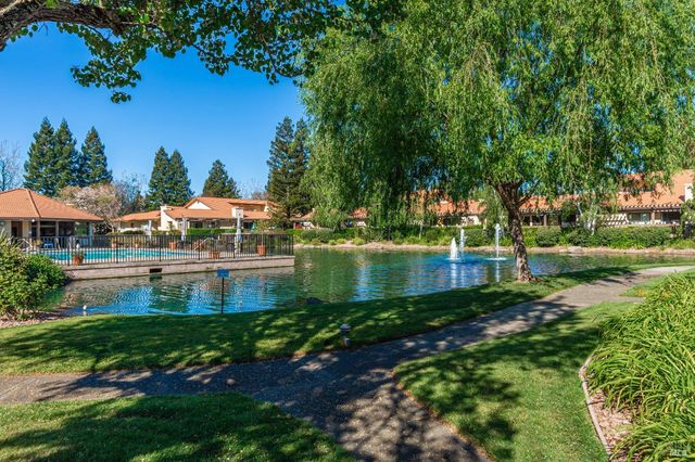 80 Fountain Grove Cir, Napa, CA 94558