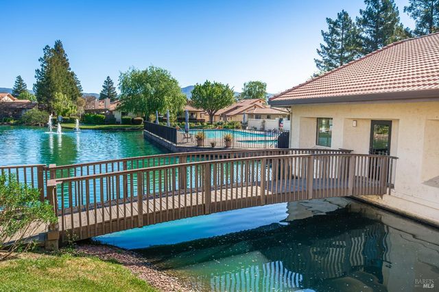 80 Fountain Grove Cir, Napa, CA 94558