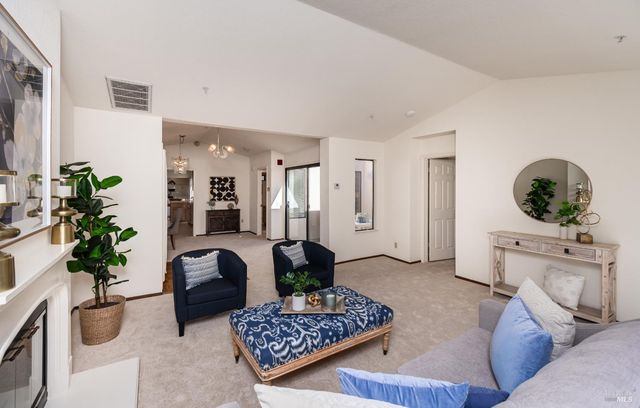 80 Fountain Grove Cir, Napa, CA 94558