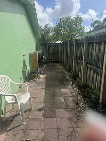 1641 NW 36th Court, Oakland Park, FL 33309
