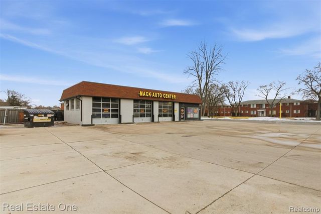 22900 Greater Mack Avenue, Saint Clair Shores, MI 48080
