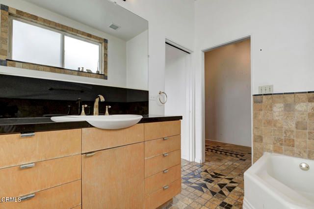 12016 Mountain View Trail, Sylmar (los Angeles), CA 91342