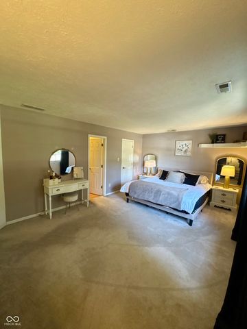 1059 Lake Drive E, Brownsburg, IN 46112