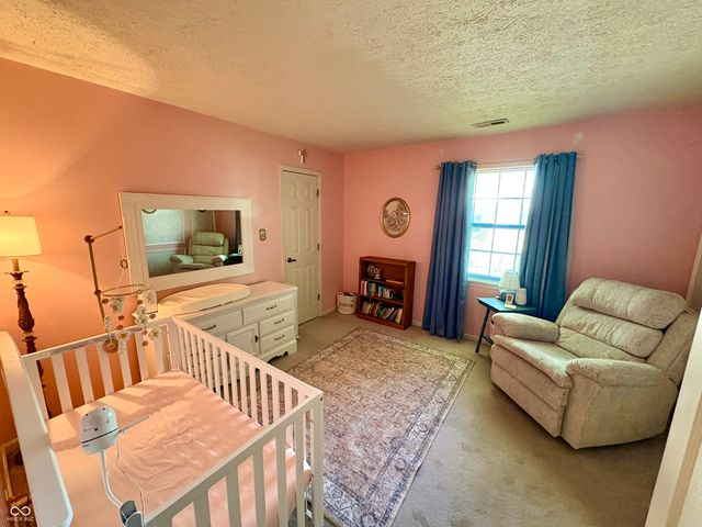 1059 Lake Drive E, Brownsburg, IN 46112