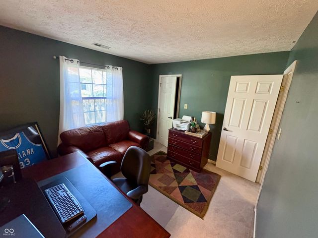 1059 Lake Drive E, Brownsburg, IN 46112