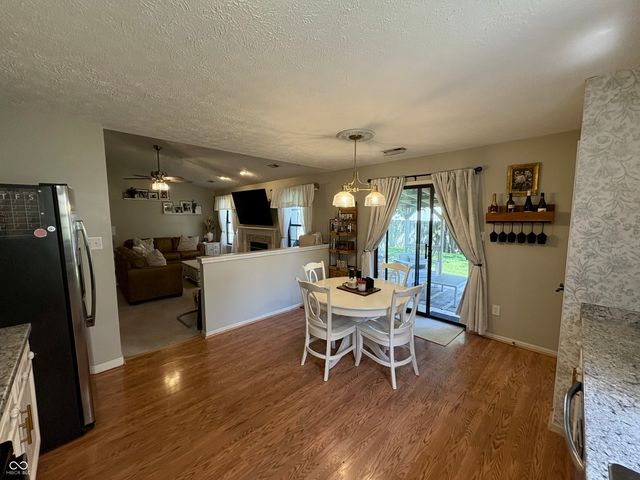 1059 Lake Drive E, Brownsburg, IN 46112