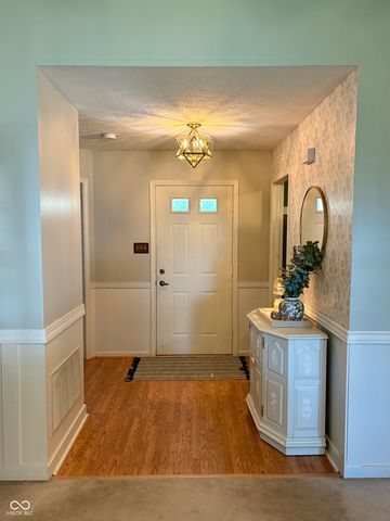 1059 Lake Drive E, Brownsburg, IN 46112