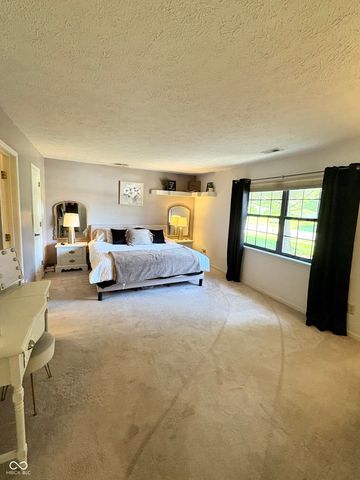 1059 Lake Drive E, Brownsburg, IN 46112