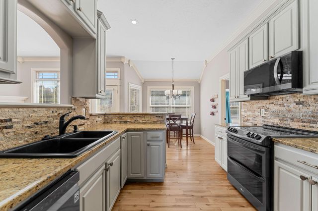 181 White Oak Circle, Walnut Shade, MO 65771