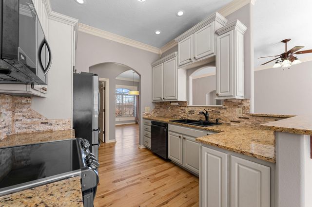 181 White Oak Circle, Walnut Shade, MO 65771