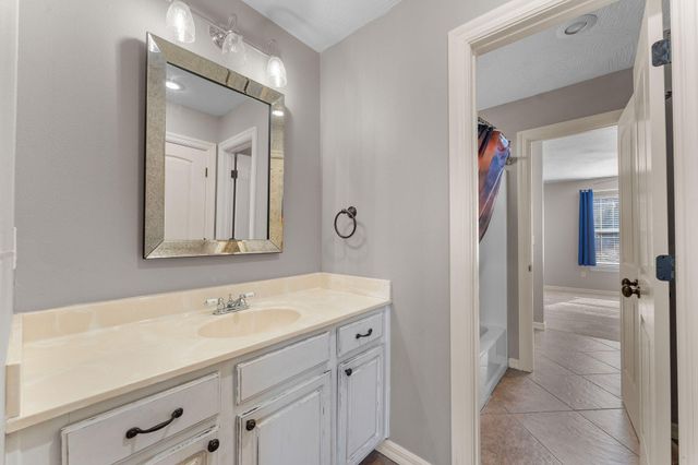 181 White Oak Circle, Walnut Shade, MO 65771