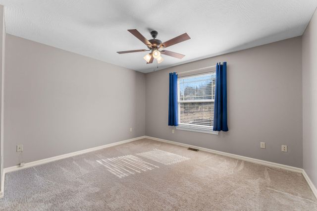 181 White Oak Circle, Walnut Shade, MO 65771