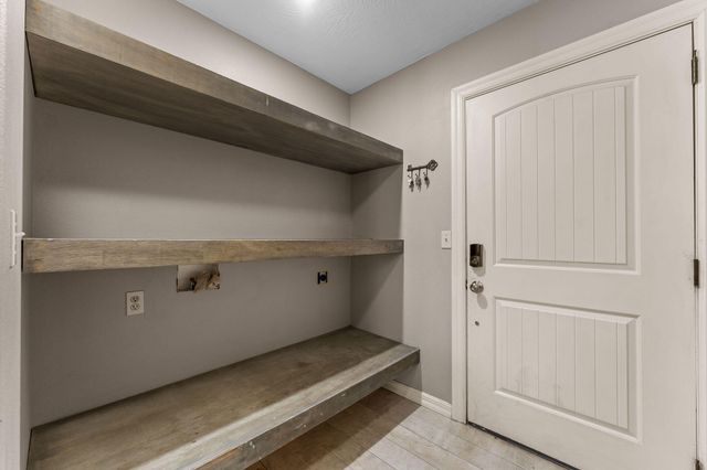 181 White Oak Circle, Walnut Shade, MO 65771