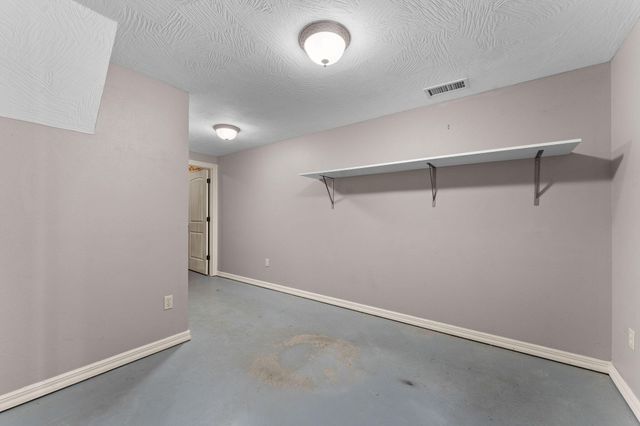 181 White Oak Circle, Walnut Shade, MO 65771