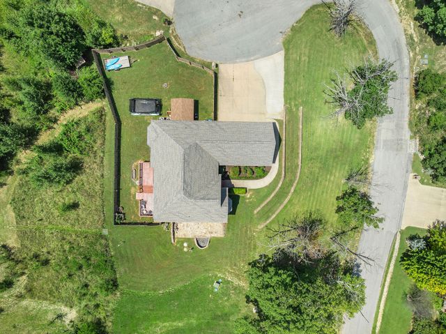 181 White Oak Circle, Walnut Shade, MO 65771
