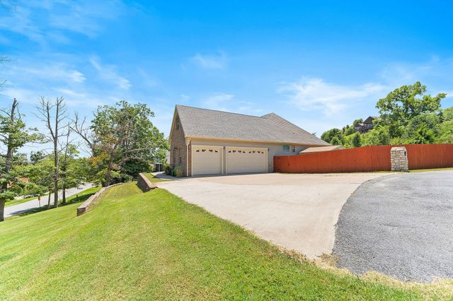 181 White Oak Circle, Walnut Shade, MO 65771
