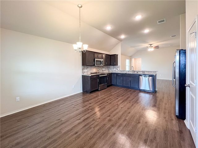 108 Dove Landing Ct. Court, Navasota, TX 77868