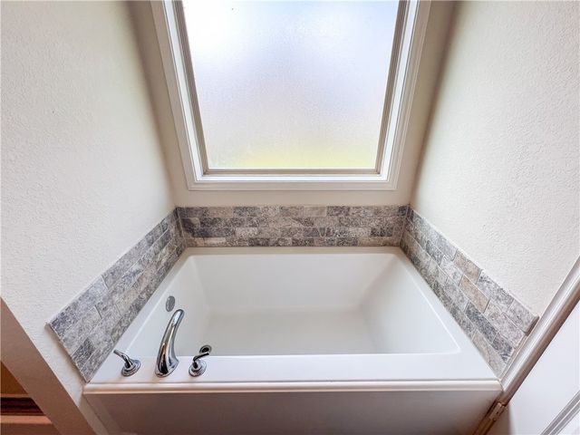 108 Dove Landing Ct. Court, Navasota, TX 77868