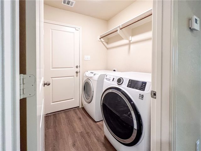 108 Dove Landing Ct. Court, Navasota, TX 77868