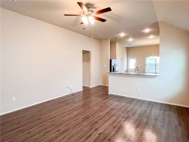 108 Dove Landing Ct. Court, Navasota, TX 77868