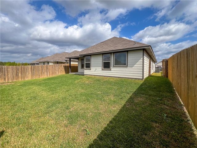 108 Dove Landing Ct. Court, Navasota, TX 77868