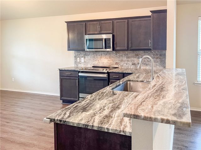 108 Dove Landing Ct. Court, Navasota, TX 77868