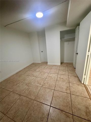 9360 Fontainebleau Blvd 309, Miami, FL 33172