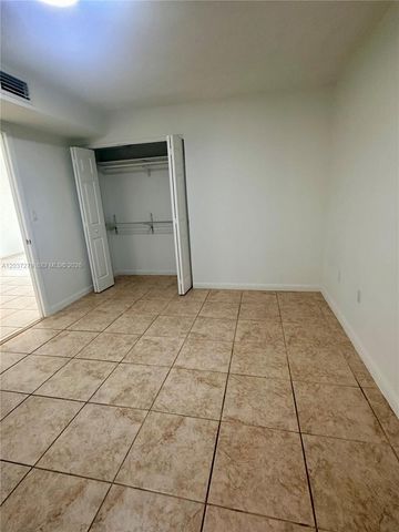 9360 Fontainebleau Blvd 309, Miami, FL 33172