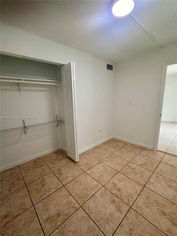 9360 Fontainebleau Blvd 309, Miami, FL 33172