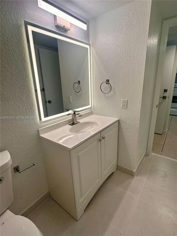 9360 Fontainebleau Blvd 309, Miami, FL 33172
